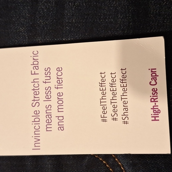 q Womens Blue Stretch Deim Capris Size 8. NWT - Picture 8 of 9